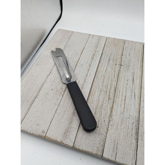 Pampered Chef #1 Cheese Slicer Spreader Stainless Knife w/ Guard Cover # 1125 - Picture 2 of 10